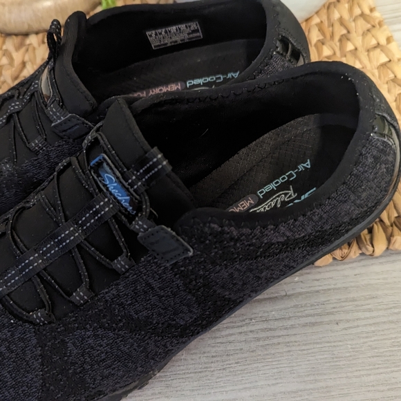 Ladies Sketchers relaxed fit Shoes - Picture 2 of 3